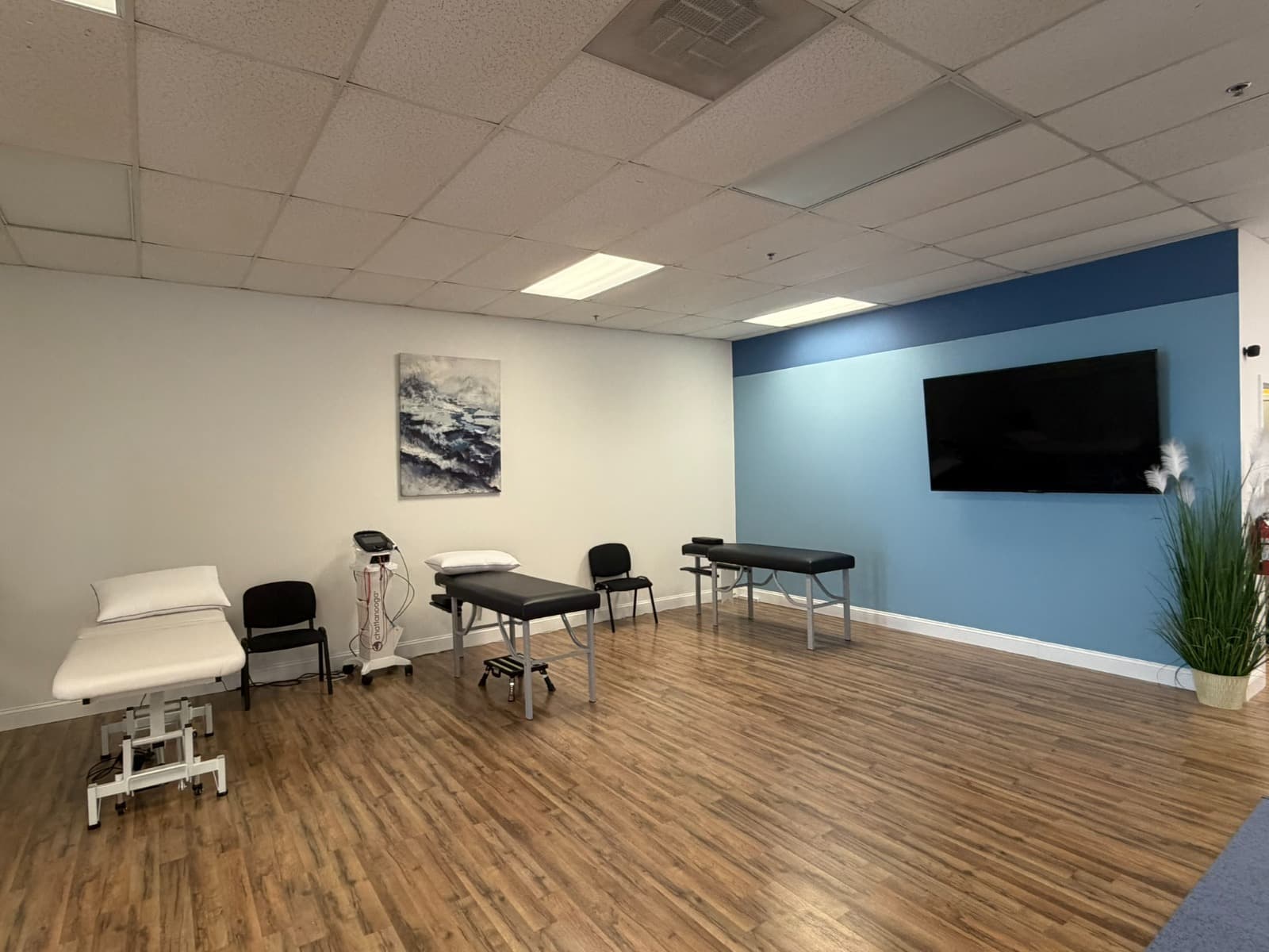 Clinic treatment area at 1st Americare
